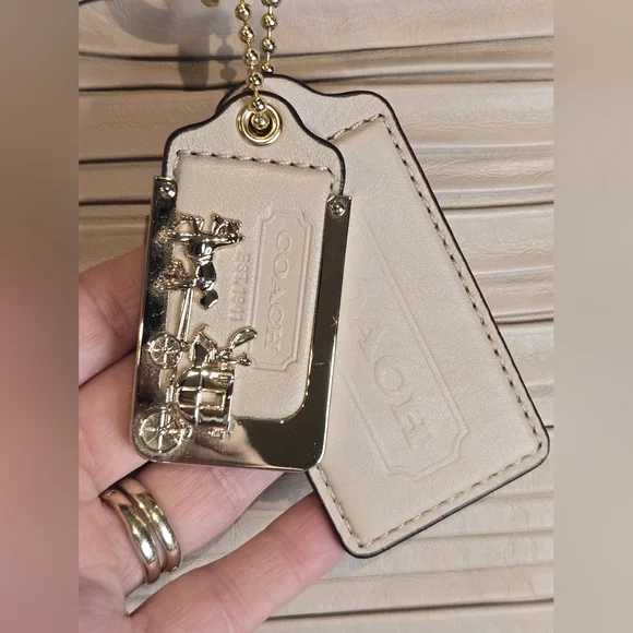 Coach Madison Caroline Satchel - Picture 6 of 16